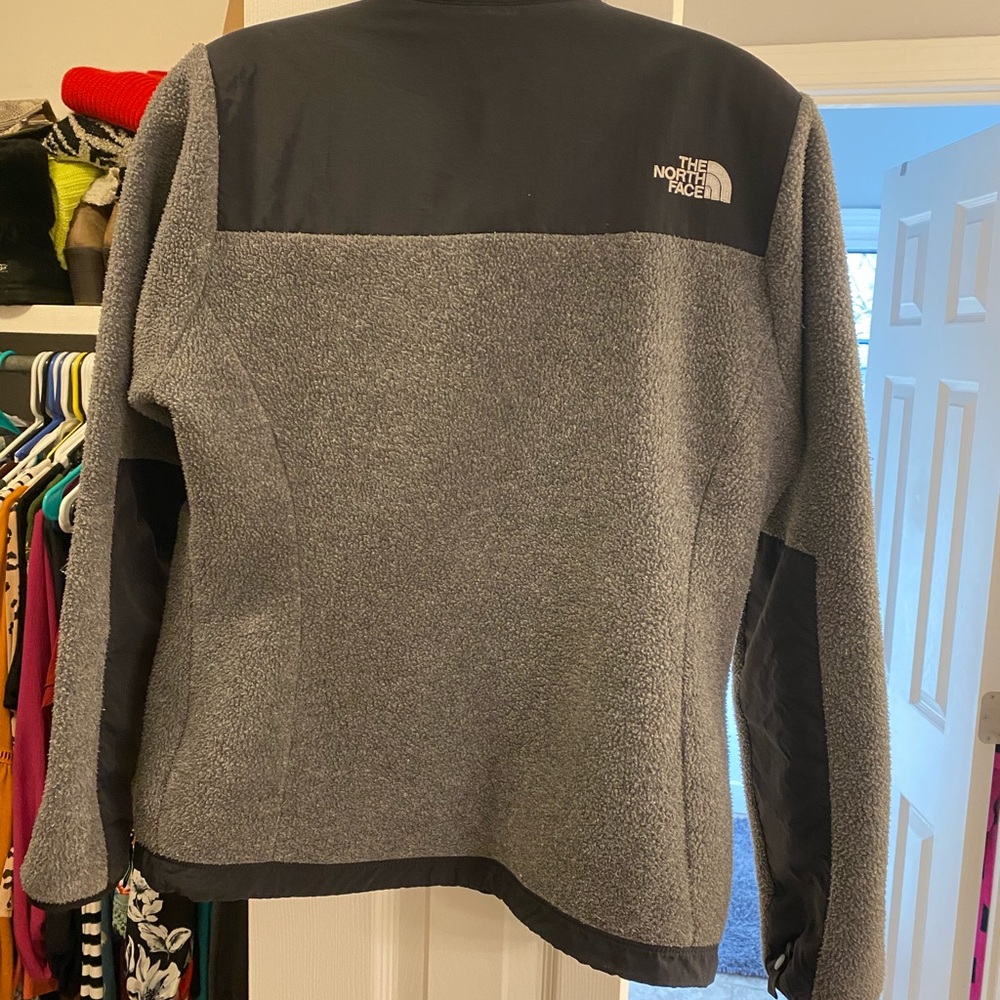 Women’s Northface Jacket Size Small - image 2